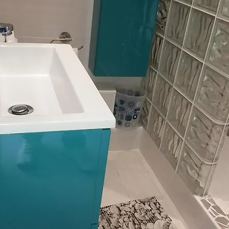 Pieds Dans L'eau شقة