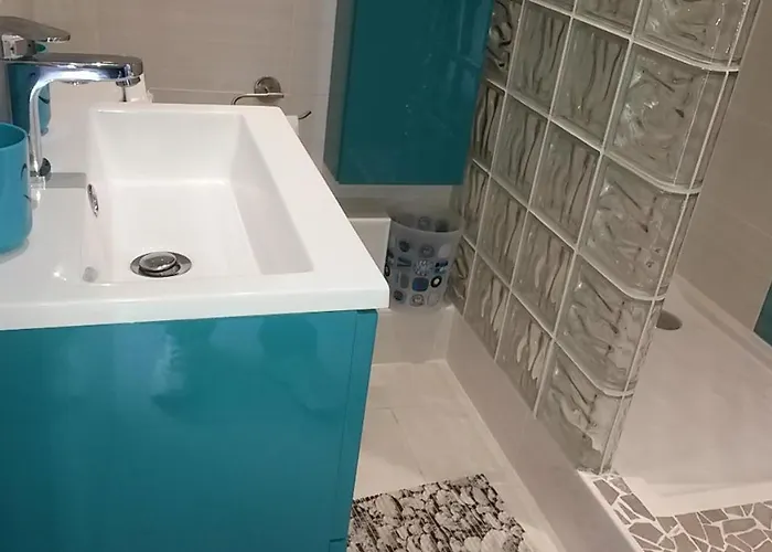 Pieds Dans L'eau شقة